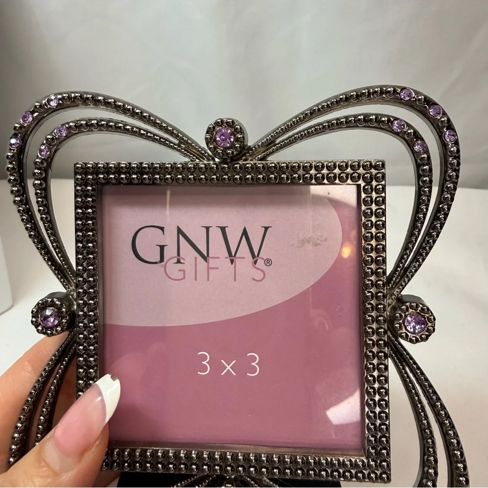 GNW Pink and Silver Decorative Beaded Gunmetal Photo Frame NWOT